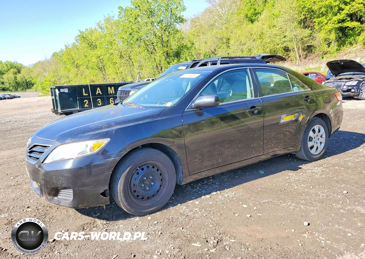 2011 Toyota Camry Le – zdjęcie 1 z 12