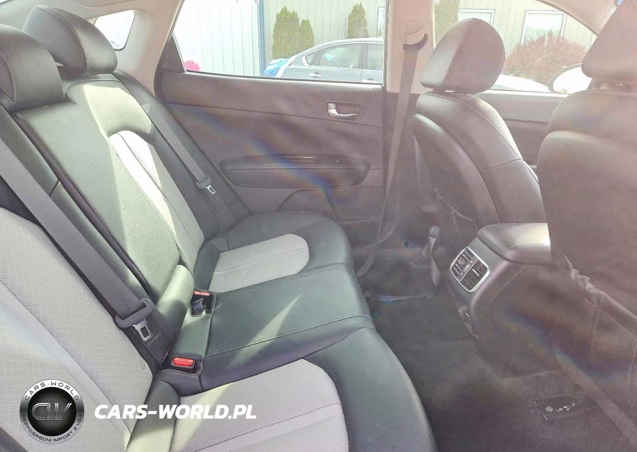 2019 Kia Optima Ex VIN:5XXGU4L16KG329818 - 10