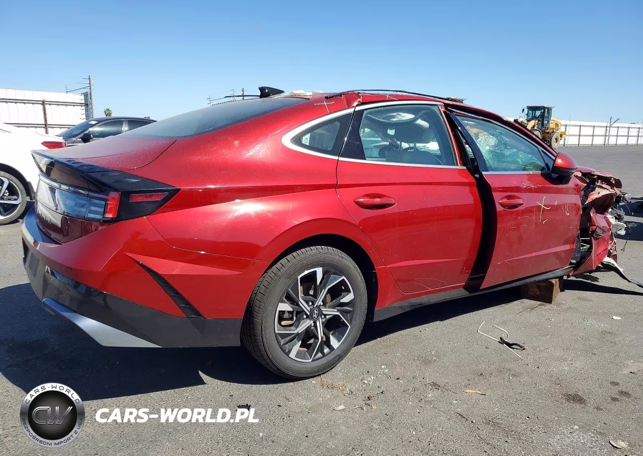 2025 Hyundai Sonata Sel VIN:KMHL64JA9SA438101 - 3