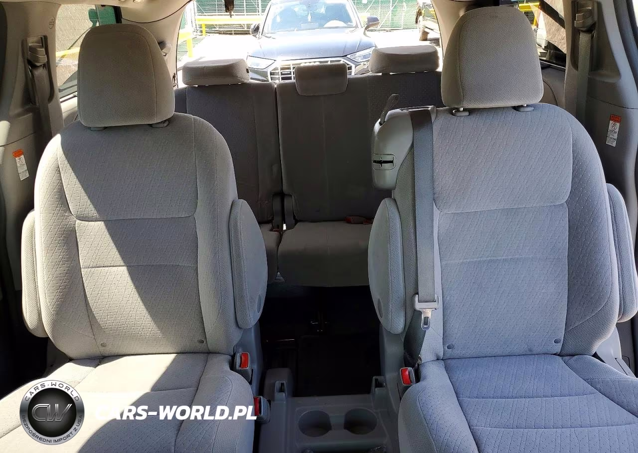 2015 Toyota Sienna Le VIN:5TDKK3DC0FS586455 - 10