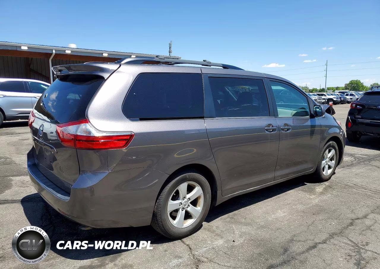 2015 Toyota Sienna Le VIN:5TDKK3DC0FS586455 - 3