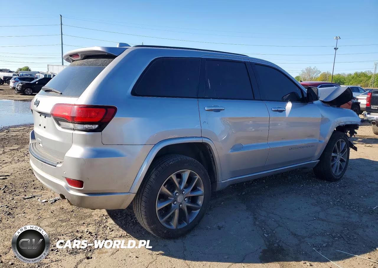 2018 Jeep Grand Cherokee Laredo VIN:1C4RJFAG3JC295694 - 3