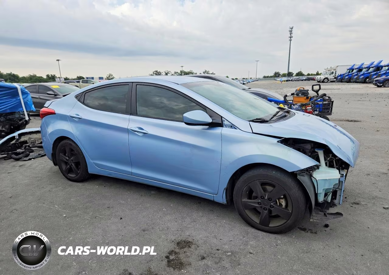2013 Hyundai Elantra Gls VIN:KMHDH4AE2DU808467 - 4
