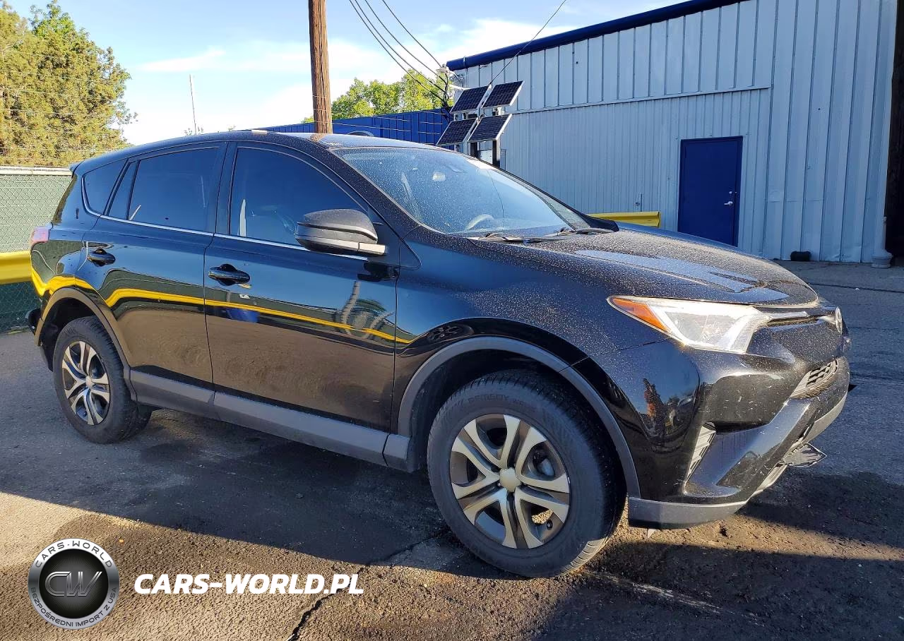 2018 Toyota Rav4 Le VIN:2T3BFREV8JW741347 - 4