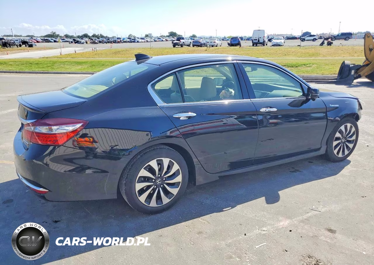 2017 Honda Accord Touring Hybrid VIN:JHMCR6F77HC025822 - 3