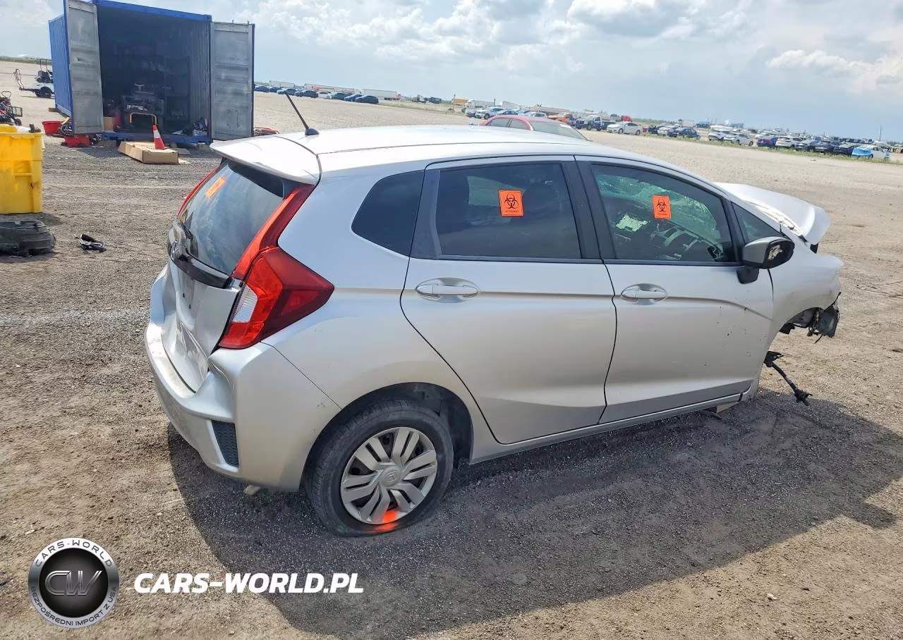 2015 Honda Fit Lx VIN:3HGGK5H59FM751918 - 3
