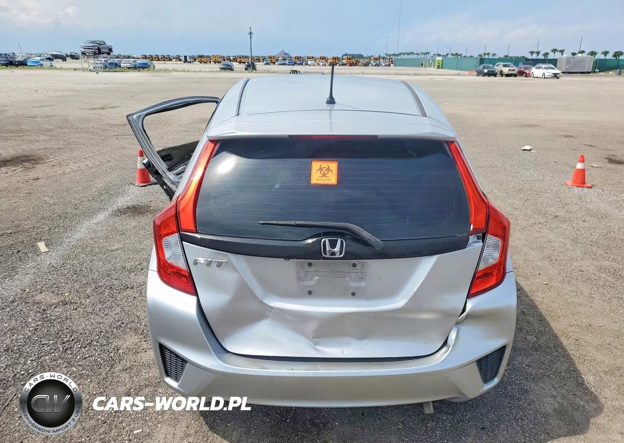 2015 Honda Fit Lx VIN:3HGGK5H59FM751918 - 6