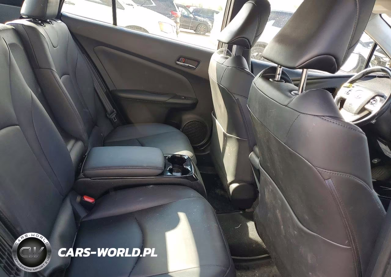 2018 Toyota Prius Prime Advanced VIN:JTDKARFP0J3072296 - 10