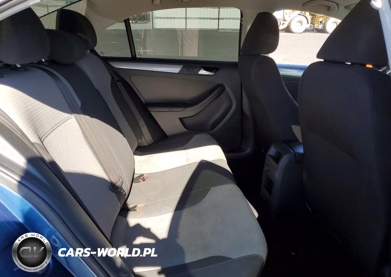 2018 Volkswagen Jetta VIN:3VW2B7AJ2JM259460 - 10