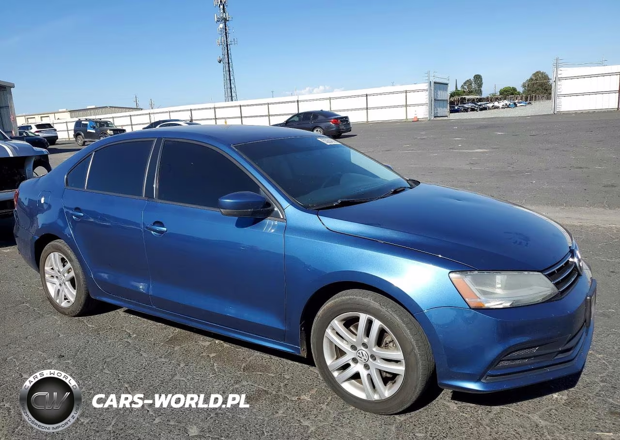 2018 Volkswagen Jetta VIN:3VW2B7AJ2JM259460 - 4