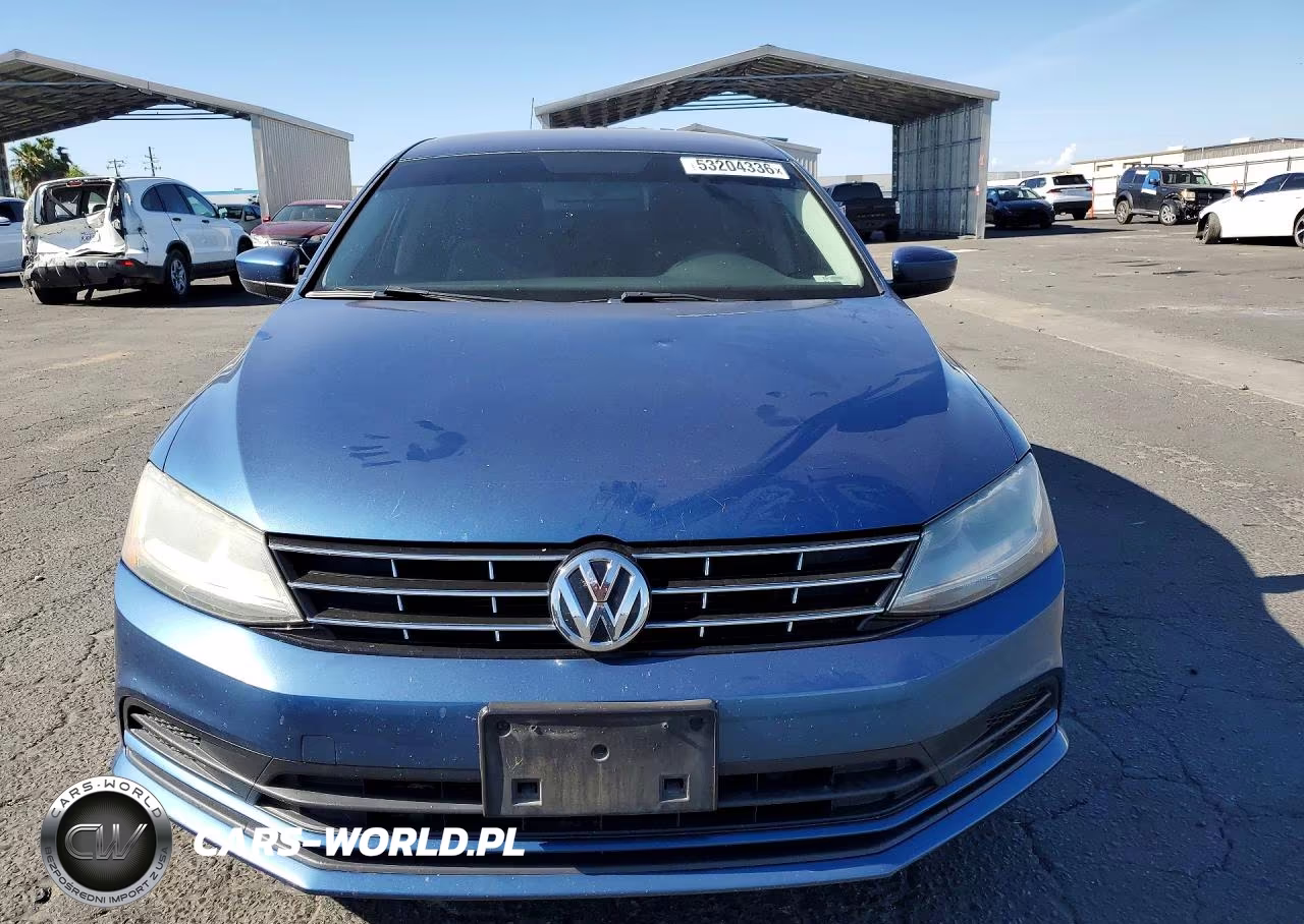 2018 Volkswagen Jetta VIN:3VW2B7AJ2JM259460 - 5