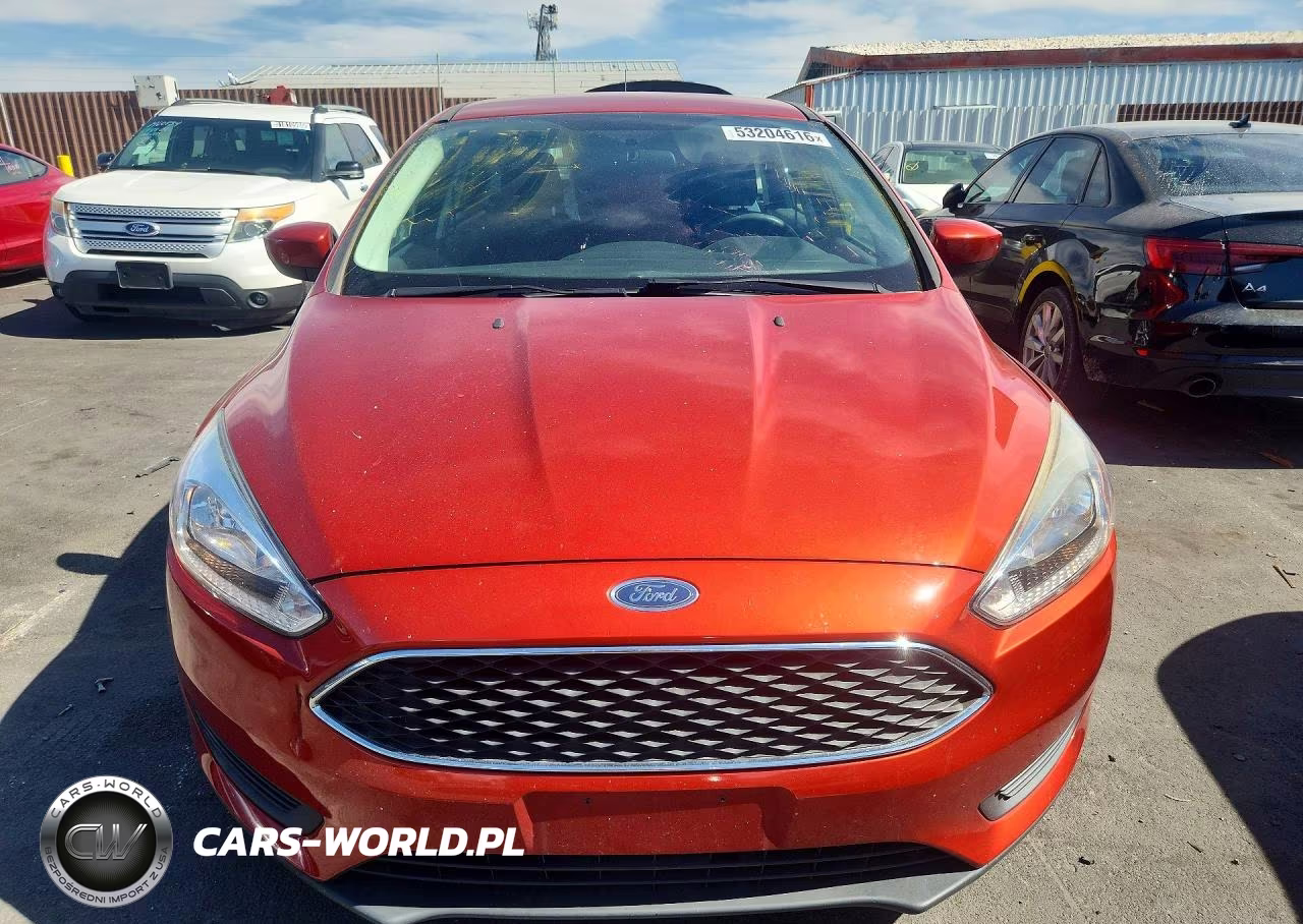 2018 Ford Focus Se VIN:1FADP3K20JL331325 - 5