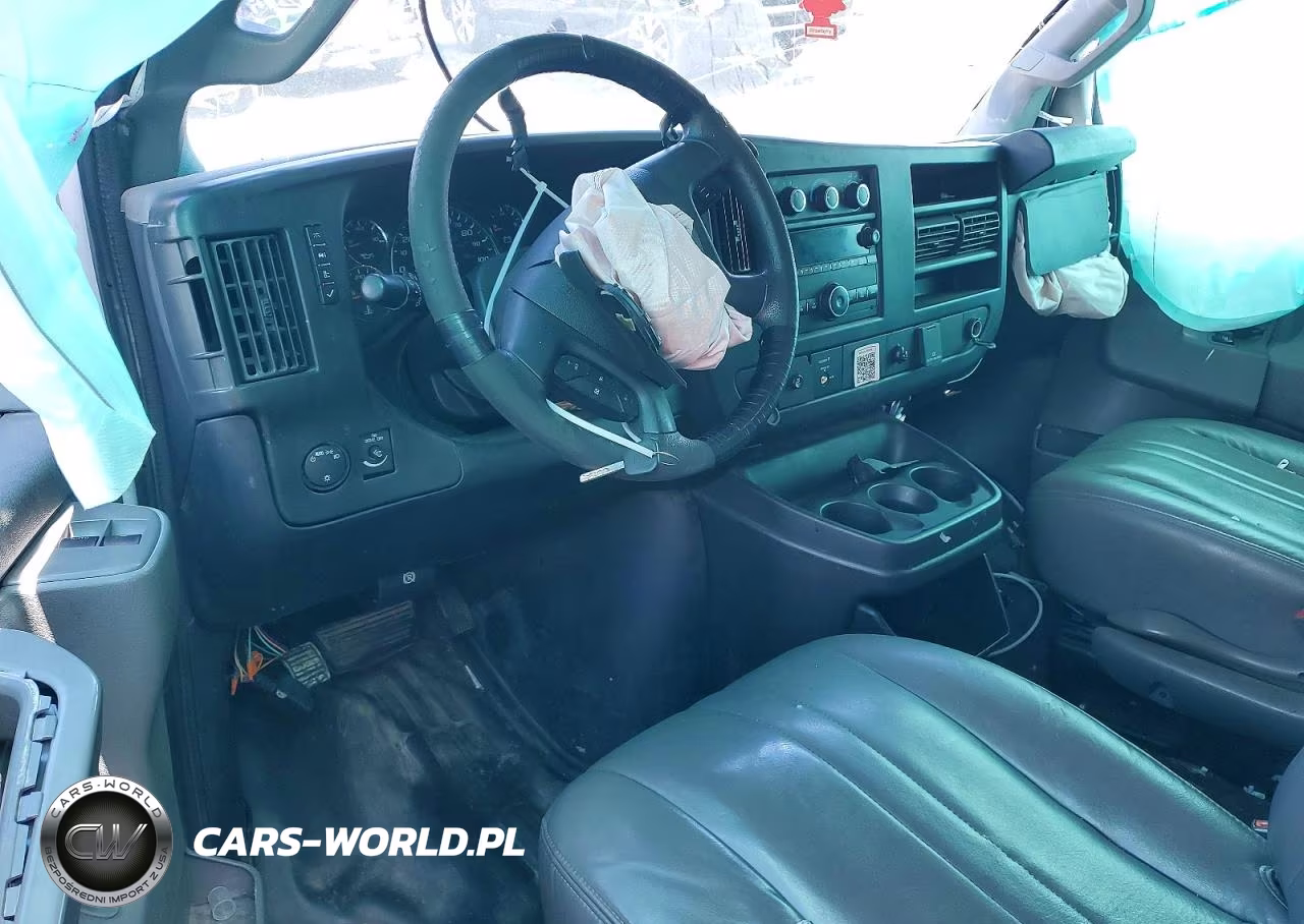 2017 Chevrolet Express G2500 VIN:1GCWGAFF1H1180179 - 8