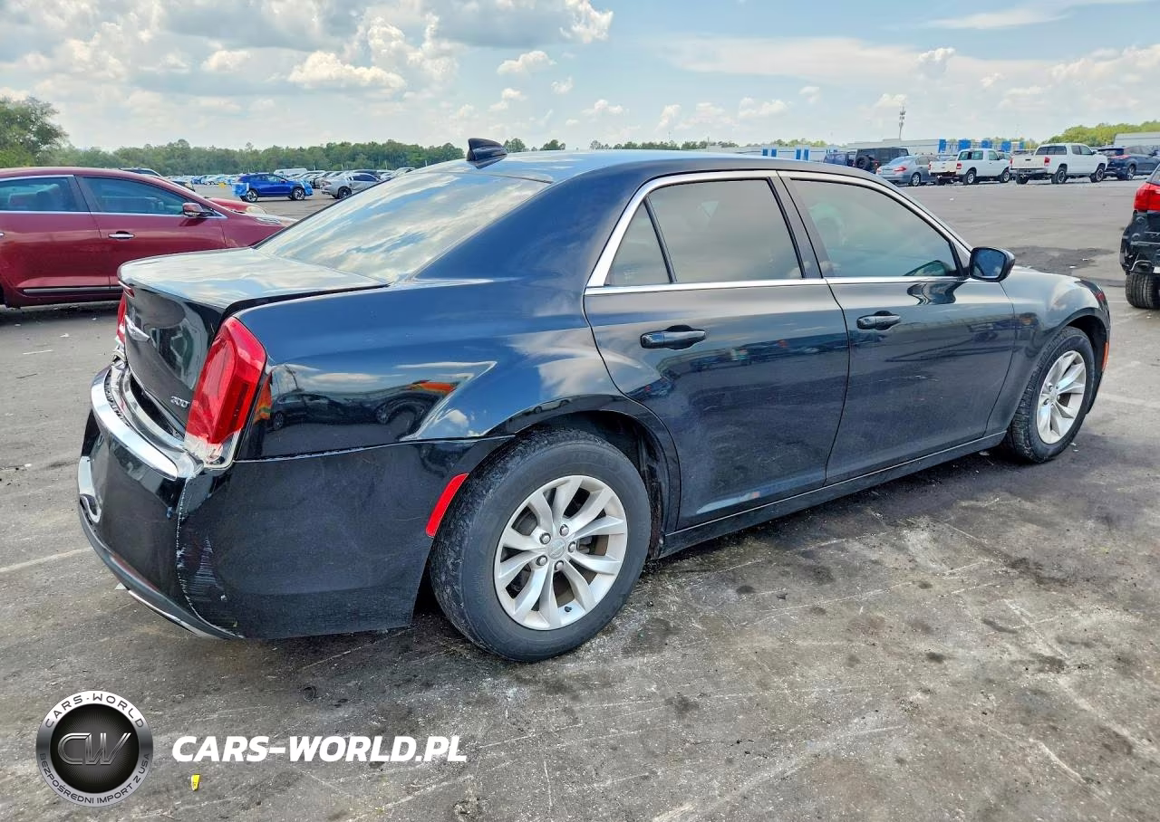 2015 Chrysler 300 Limited VIN:2C3CCAAG3FH742987 - 3