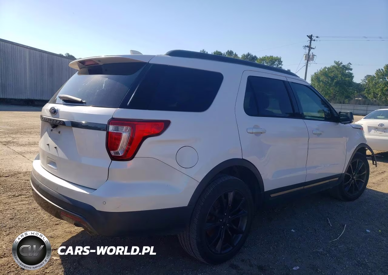 2017 Ford Explorer Xlt VIN:1FM5K7D81HGB50030 - 3