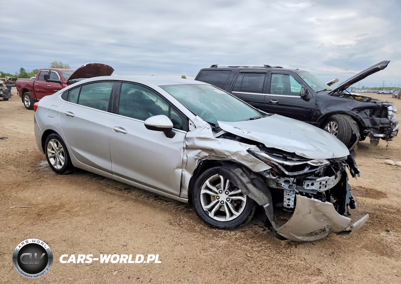 2019 Chevrolet Cruze Lt VIN:1G1BE5SM4K7144161 - 4