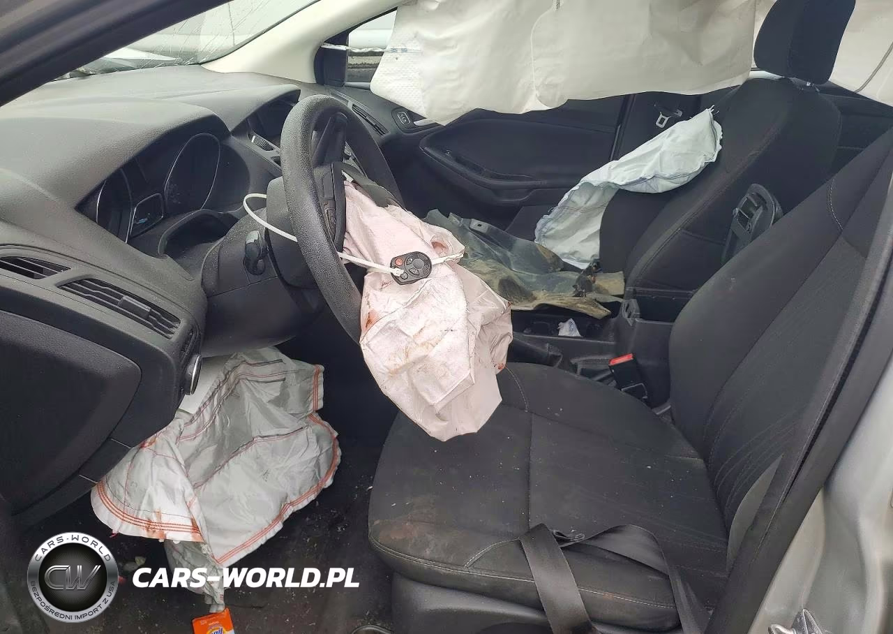 2017 Ford Focus Se VIN:1FADP3F2XHL250725 - 7