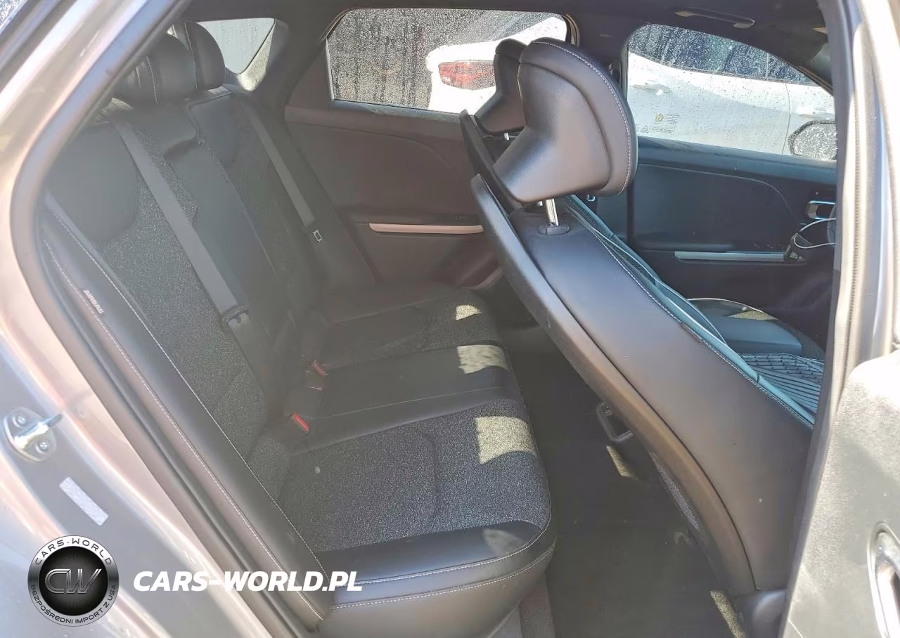 2025 Kia K4 Gt Line VIN:3KPFW4DE6SE210117 - 10