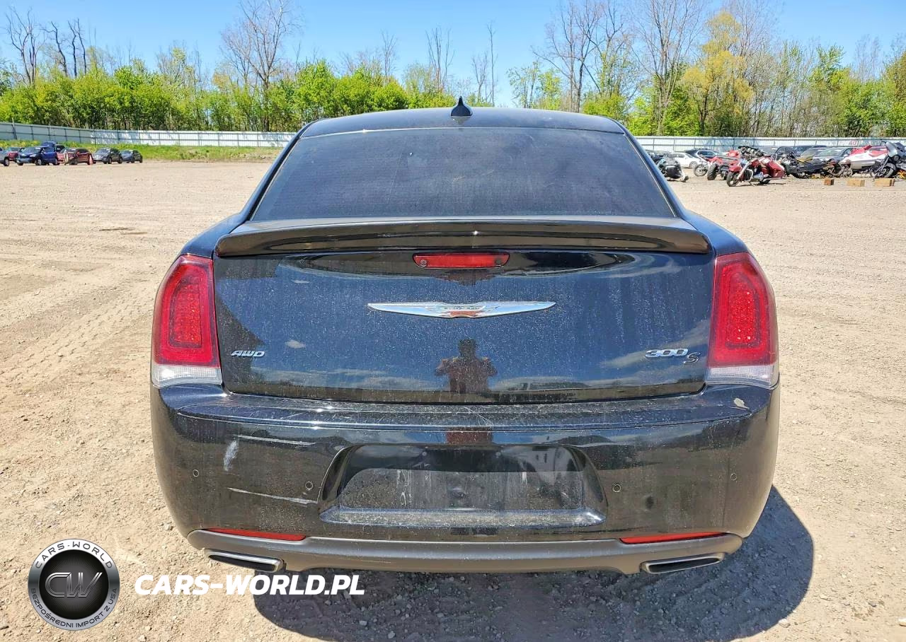2015 Chrysler 300 S VIN:2C3CCAGG4FH932370 - 6