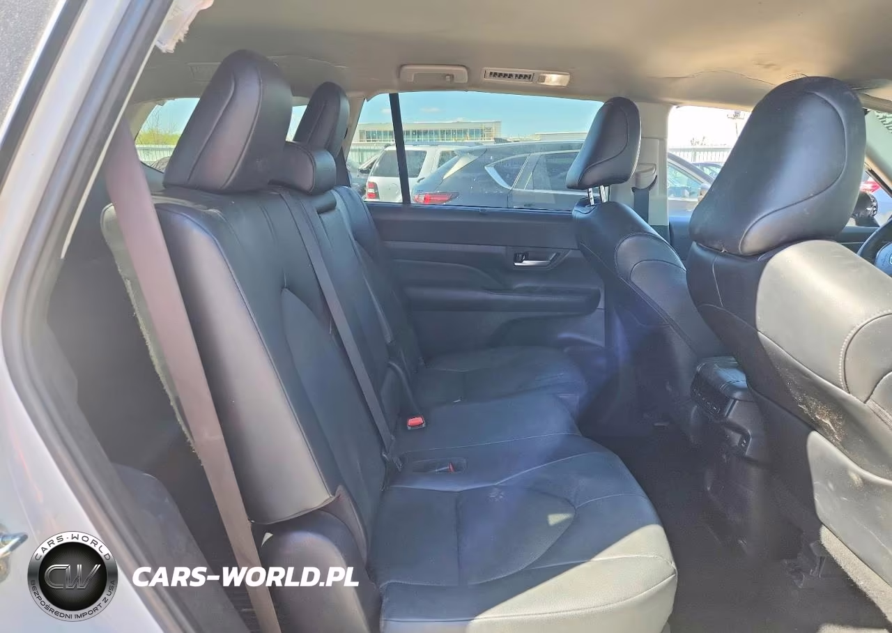 2024 Toyota Grand Highlander Xle VIN:5TDAAAB52RS022740 - 11