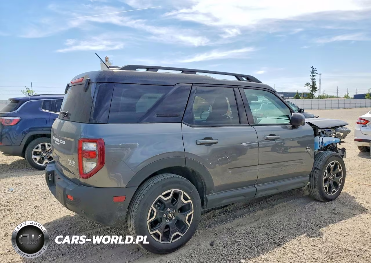 2025 Ford Bronco Sport Outer Banks VIN:3FMCR9CN1SRE30259 - 3