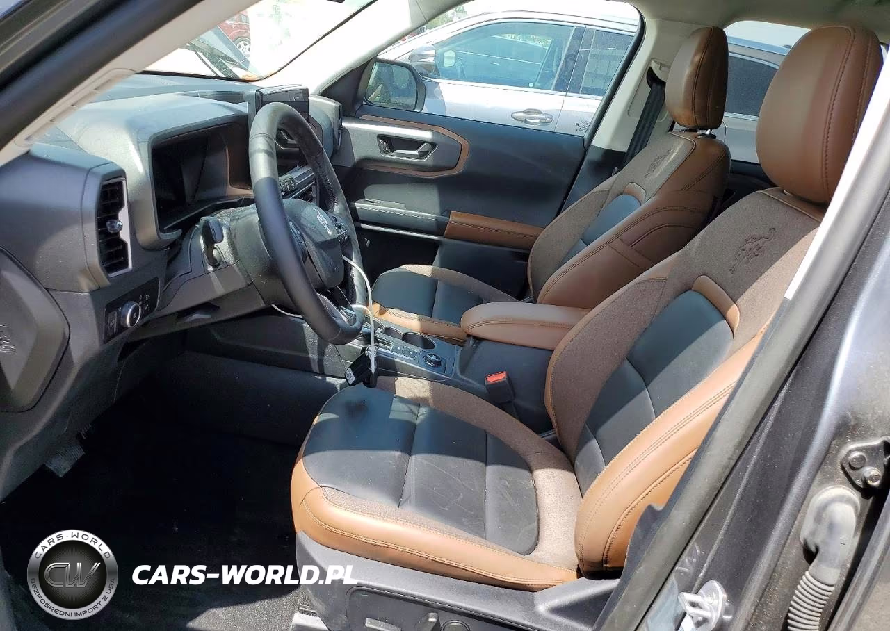 2025 Ford Bronco Sport Outer Banks VIN:3FMCR9CN1SRE30259 - 7