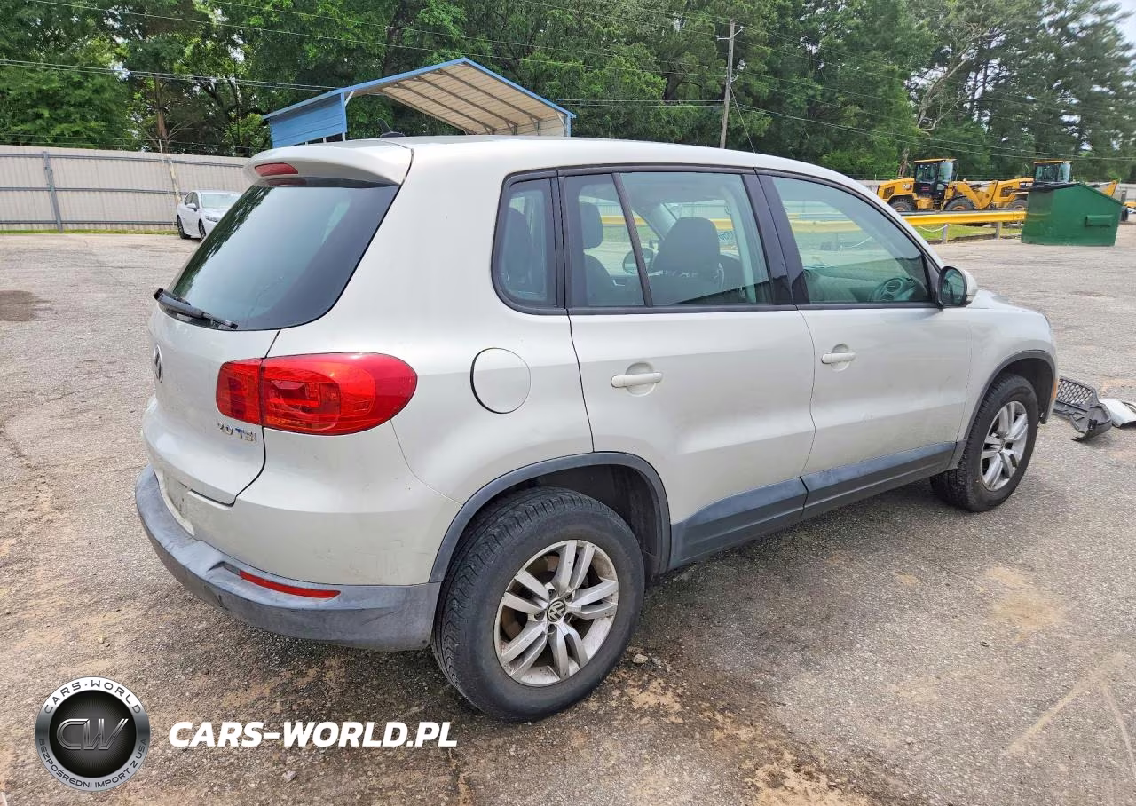 2014 Volkswagen Tiguan S VIN:WVGAV3AX2EW568012 - 3