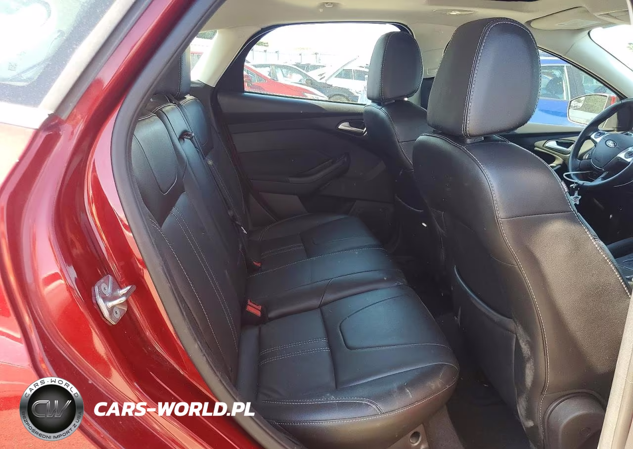 2014 Ford Focus Titanium VIN:1FADP3N26EL405817 - 10