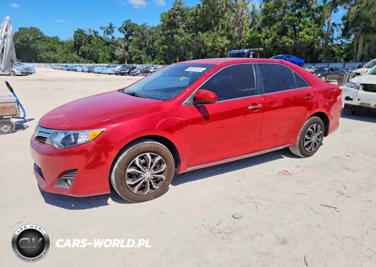 2014 Toyota Camry Le – zdjęcie 1 z 12