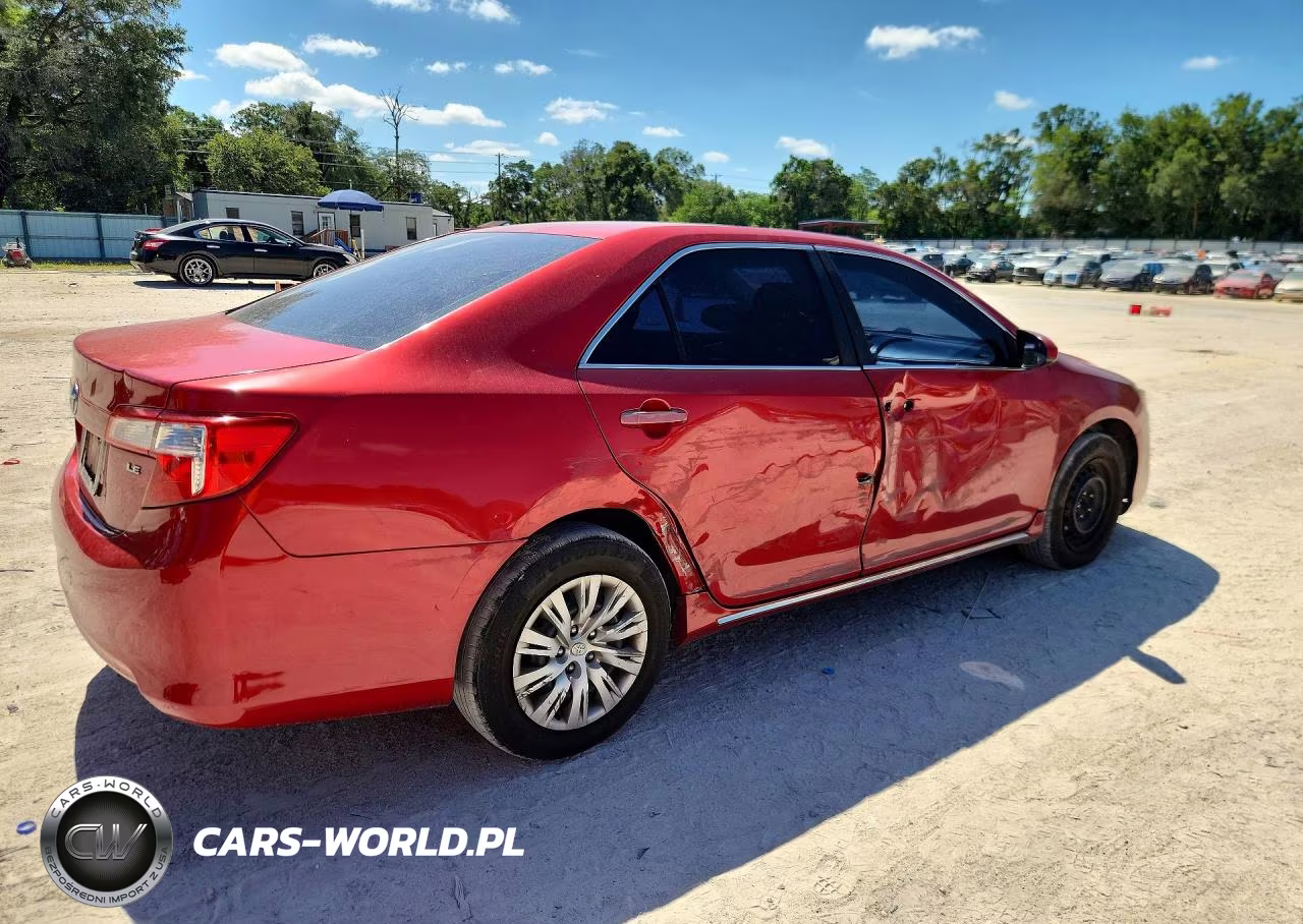 2014 Toyota Camry Le VIN:4T1BF1FKXEU816148 - 3