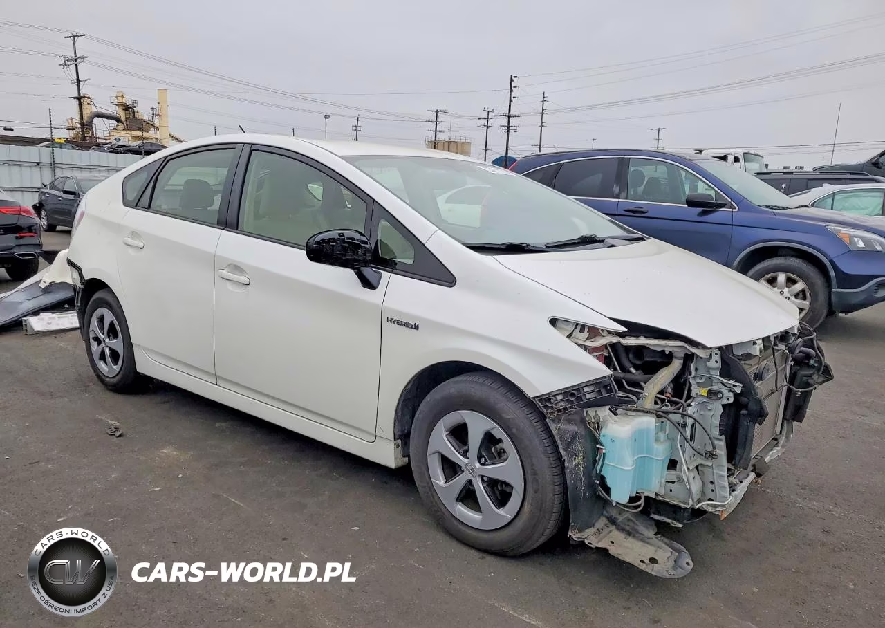 2013 Toyota Prius Four VIN:JTDKN3DU0D5700599 - 4