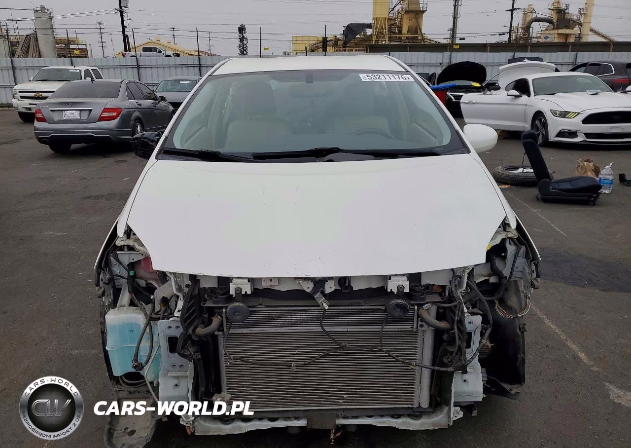 2013 Toyota Prius Four VIN:JTDKN3DU0D5700599 - 5