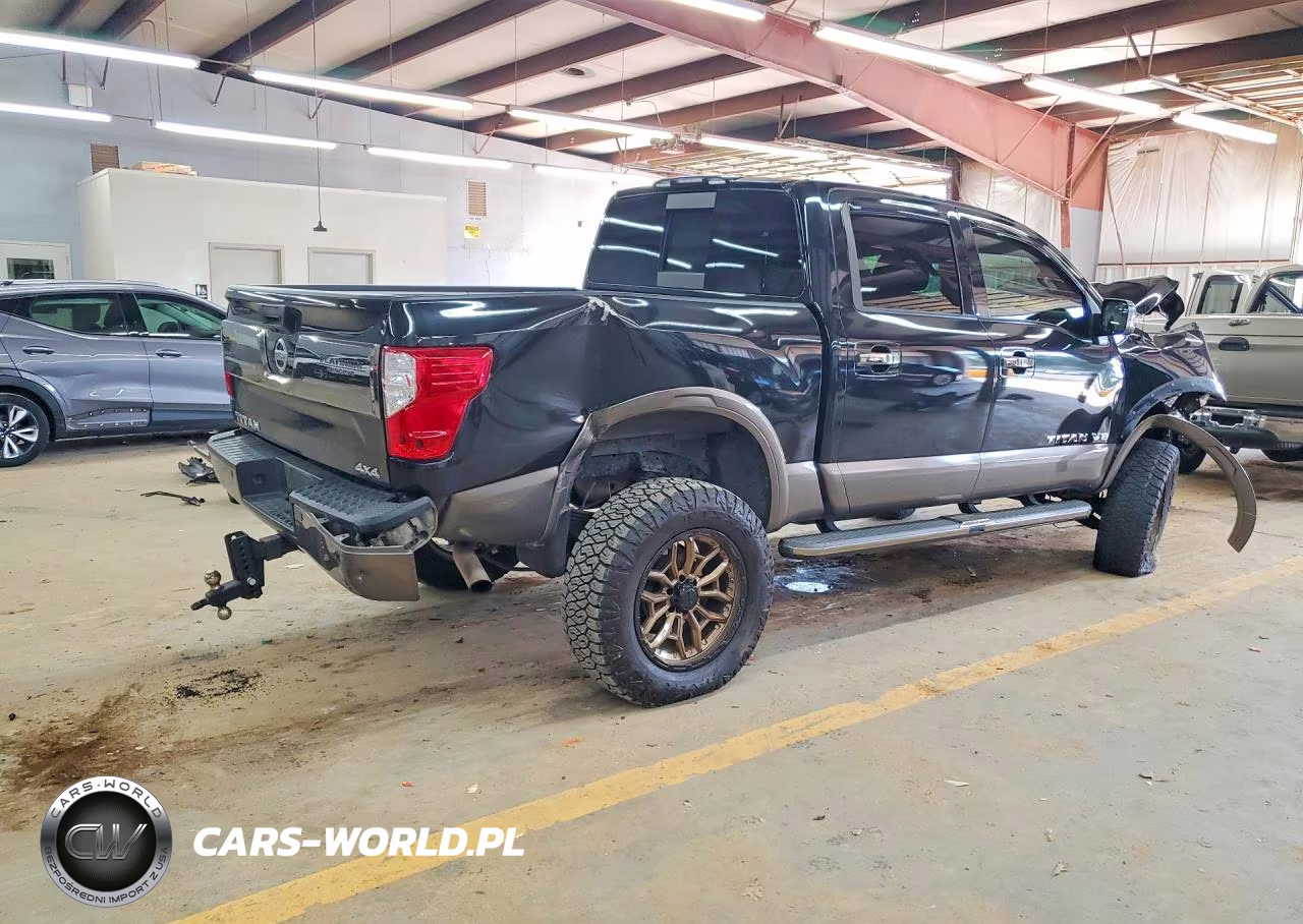 2019 Nissan Titan Platinum Reserve VIN:1N6AA1E50KN526367 - 3