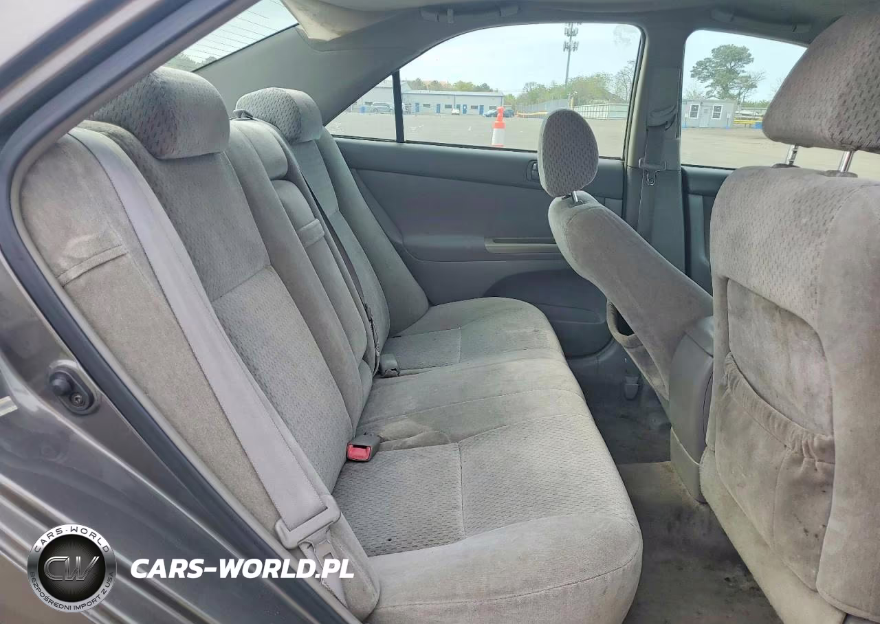 2004 Toyota Camry Le VIN:4T1BE32K14U798447 - 10