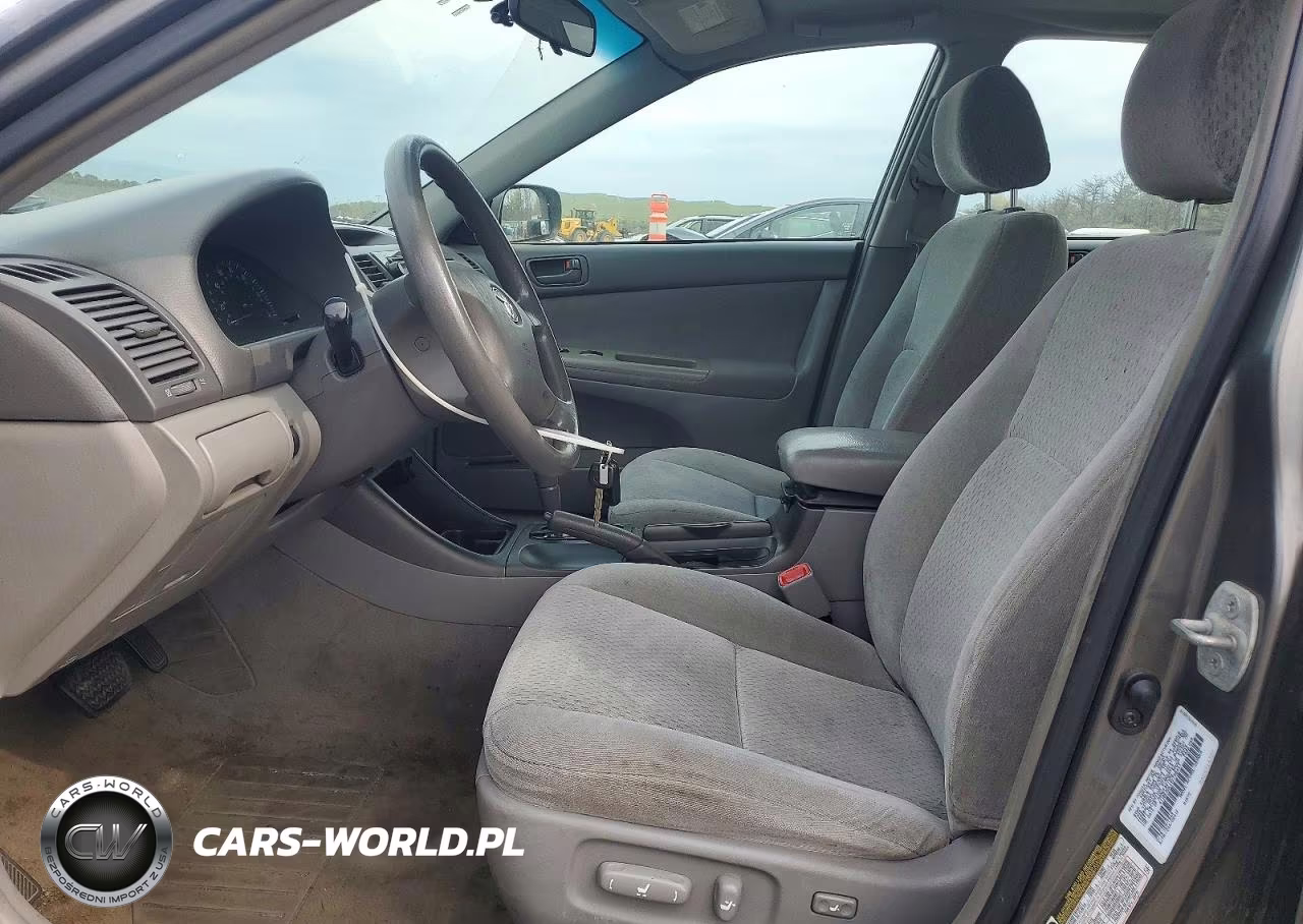 2004 Toyota Camry Le VIN:4T1BE32K14U798447 - 7