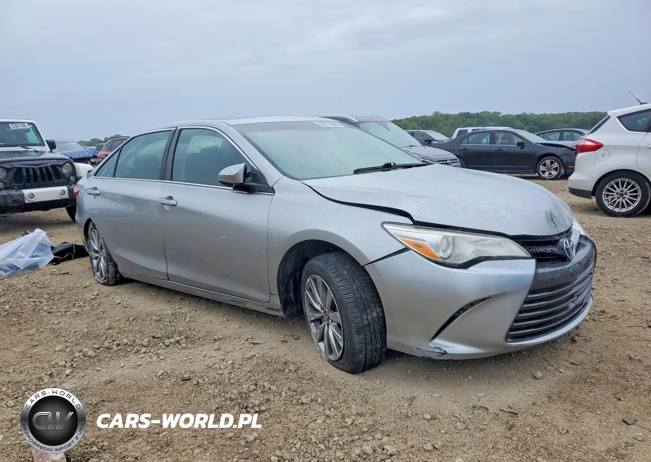 2017 Toyota Camry Xle VIN:4T1BF1FKXHU675733 - 4