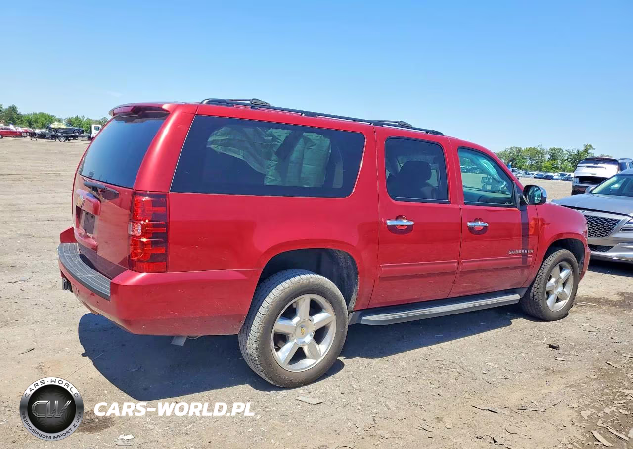 2014 Chevrolet Suburban K1500 Ls VIN:1GNSKHE72ER180017 - 3