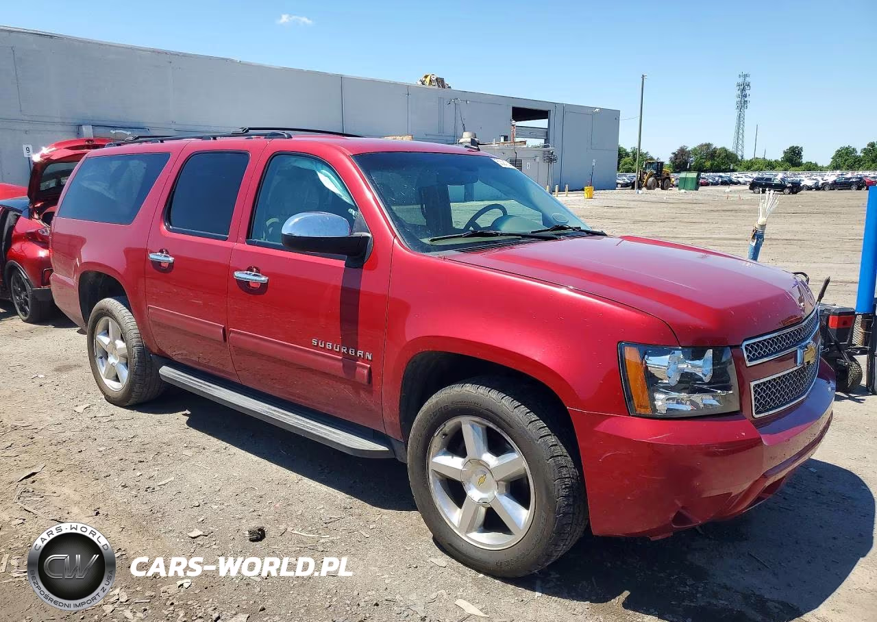 2014 Chevrolet Suburban K1500 Ls VIN:1GNSKHE72ER180017 - 4