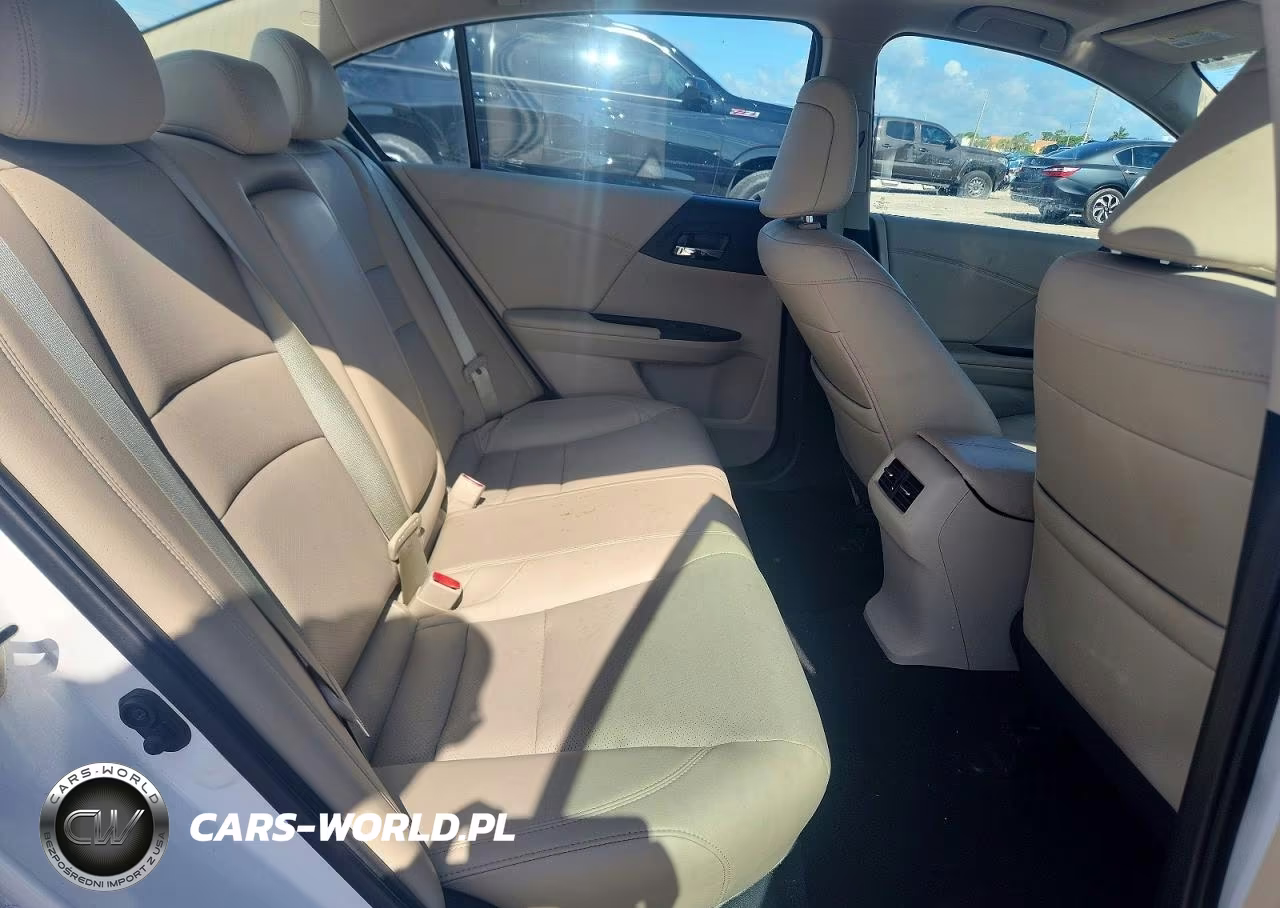 2016 Honda Accord Touring VIN:1HGCR3F98GA018357 - 10