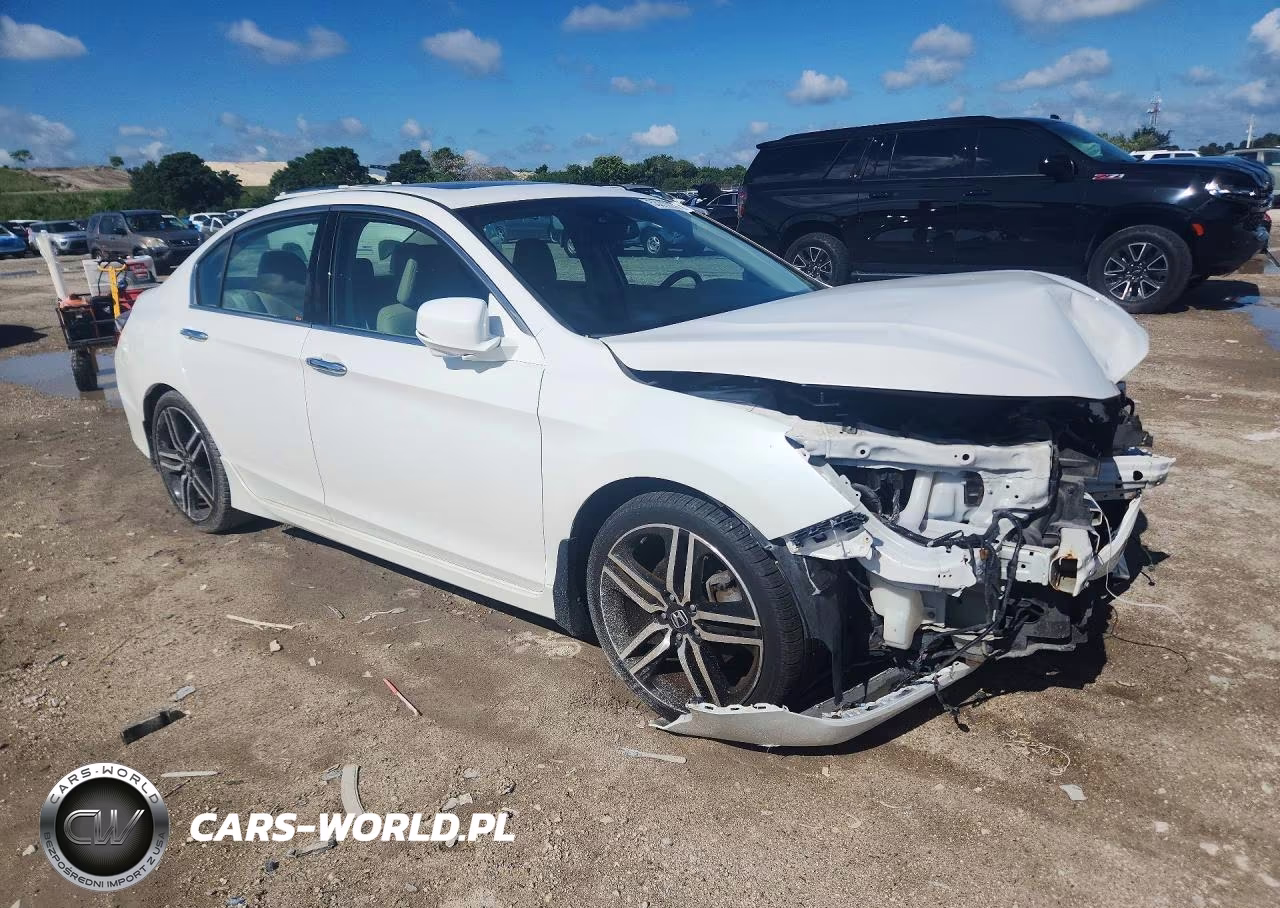 2016 Honda Accord Touring VIN:1HGCR3F98GA018357 - 4