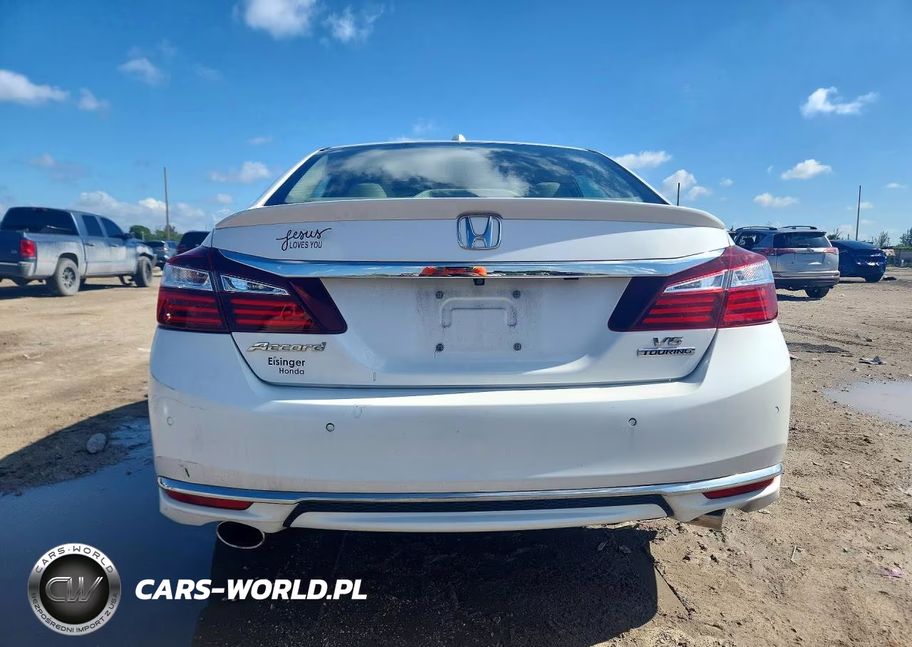 2016 Honda Accord Touring VIN:1HGCR3F98GA018357 - 6