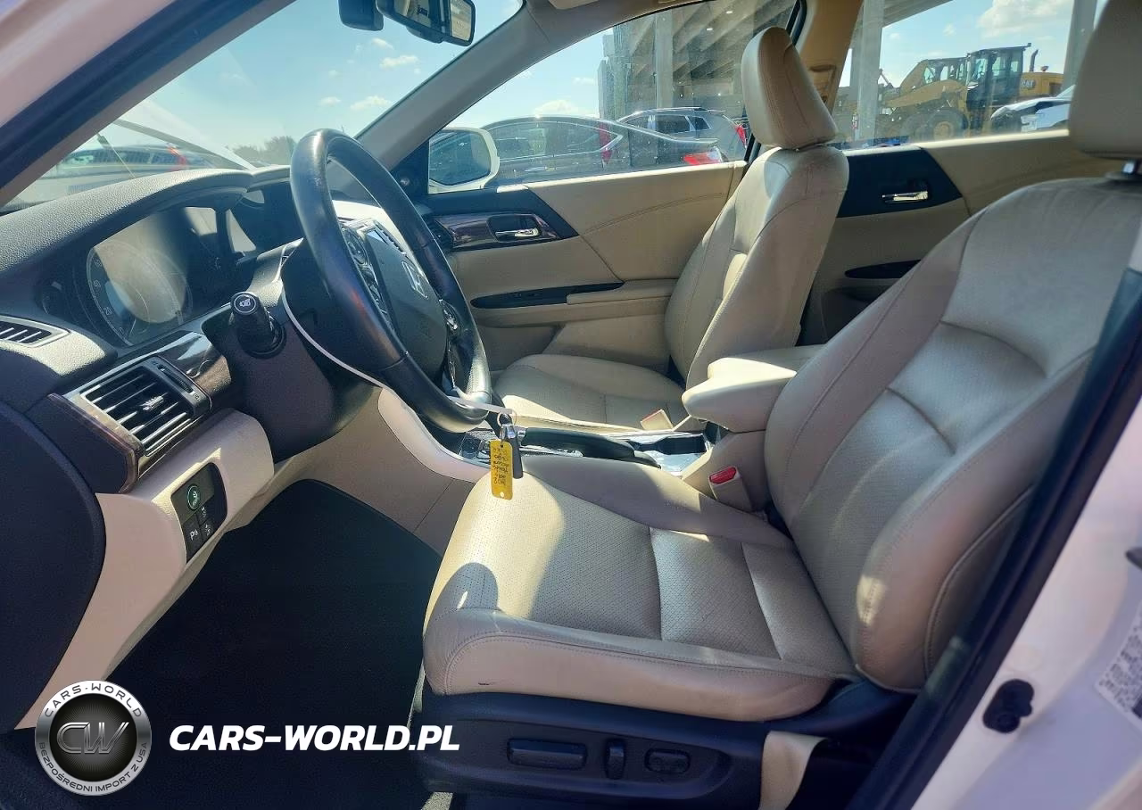 2016 Honda Accord Touring VIN:1HGCR3F98GA018357 - 7