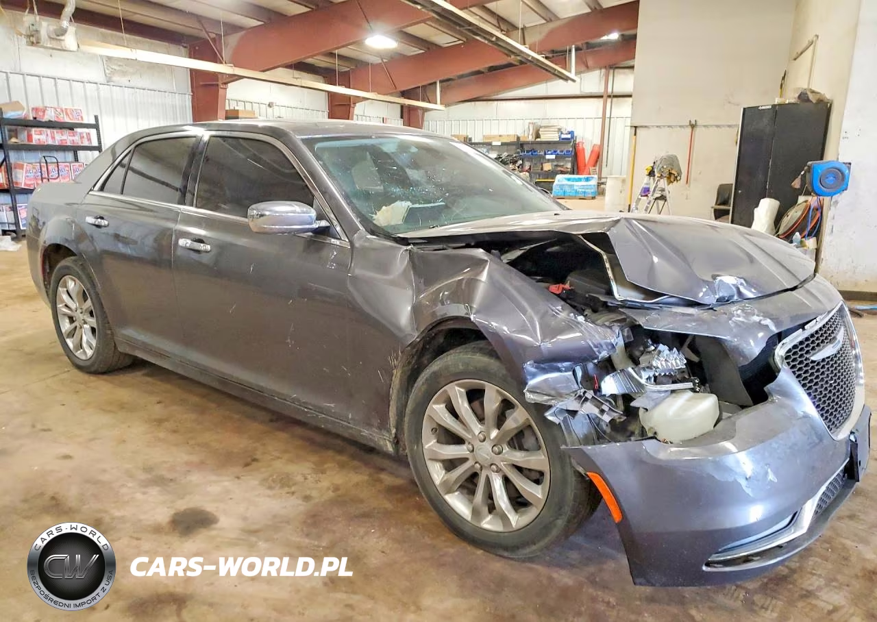2015 Chrysler 300C VIN:2C3CCAKG9FH749859 - 4