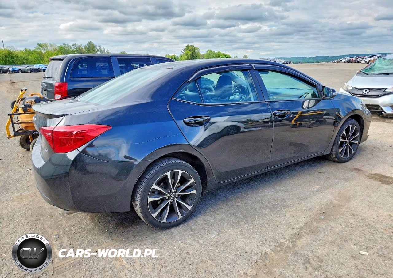 2018 Toyota Corolla Se VIN:2T1BURHE6JC000805 - 3