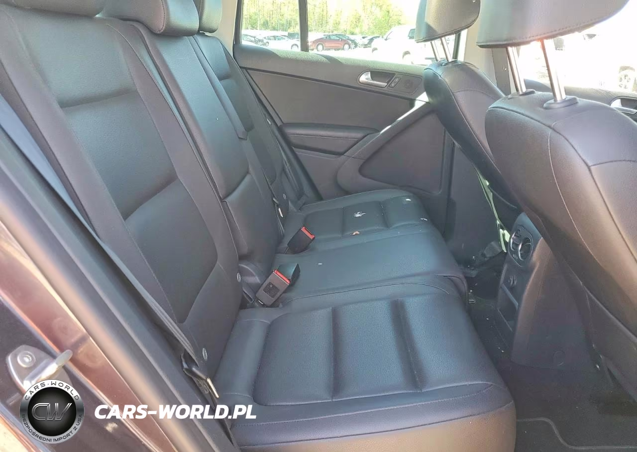 2016 Volkswagen Tiguan S VIN:WVGBV7AX6GW538140 - 11