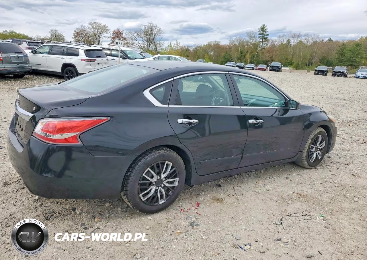 2015 Nissan Altima 2.5 S VIN:1N4AL3AP3FC469492 - 3