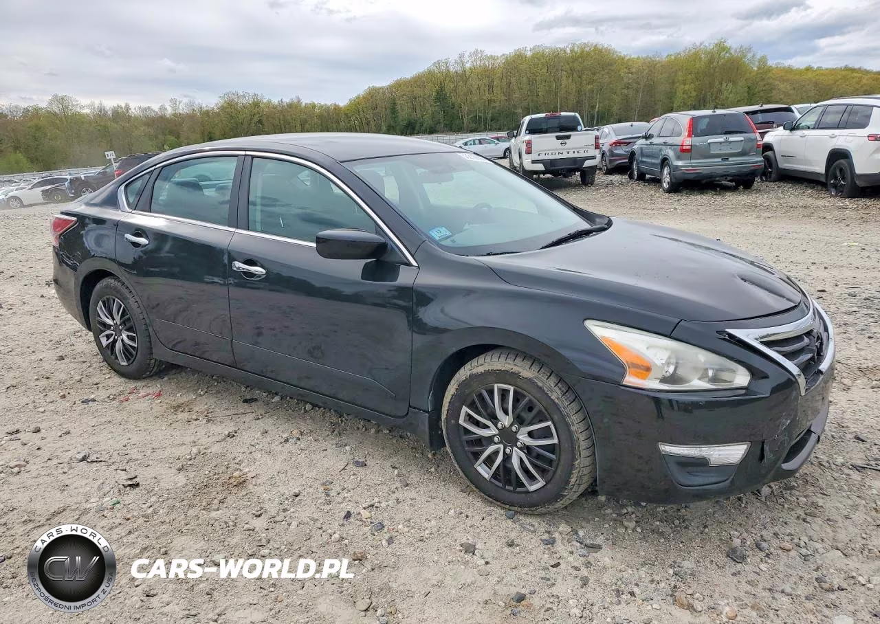 2015 Nissan Altima 2.5 S VIN:1N4AL3AP3FC469492 - 4