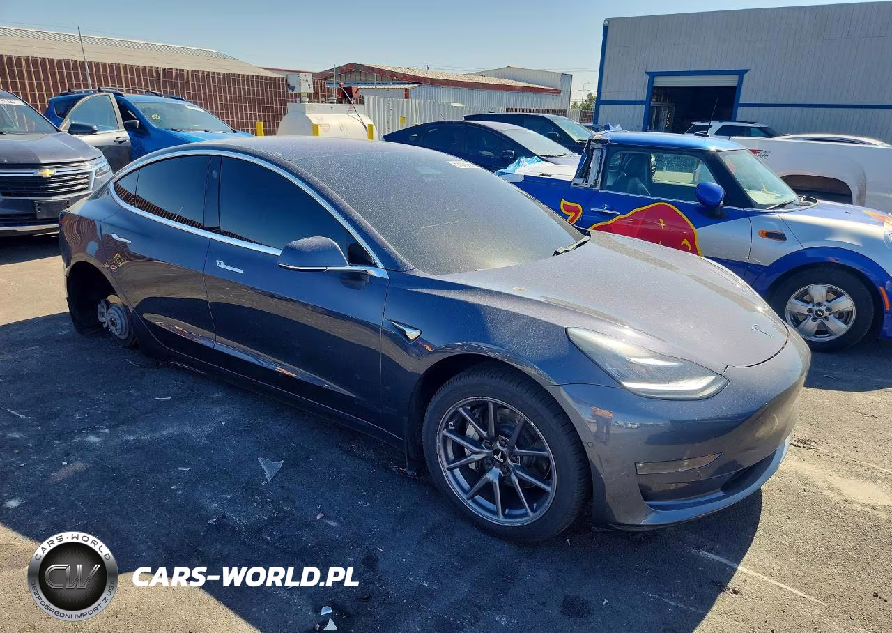 2018 Tesla Model 3 VIN:5YJ3E1EA9JF166915 - 4