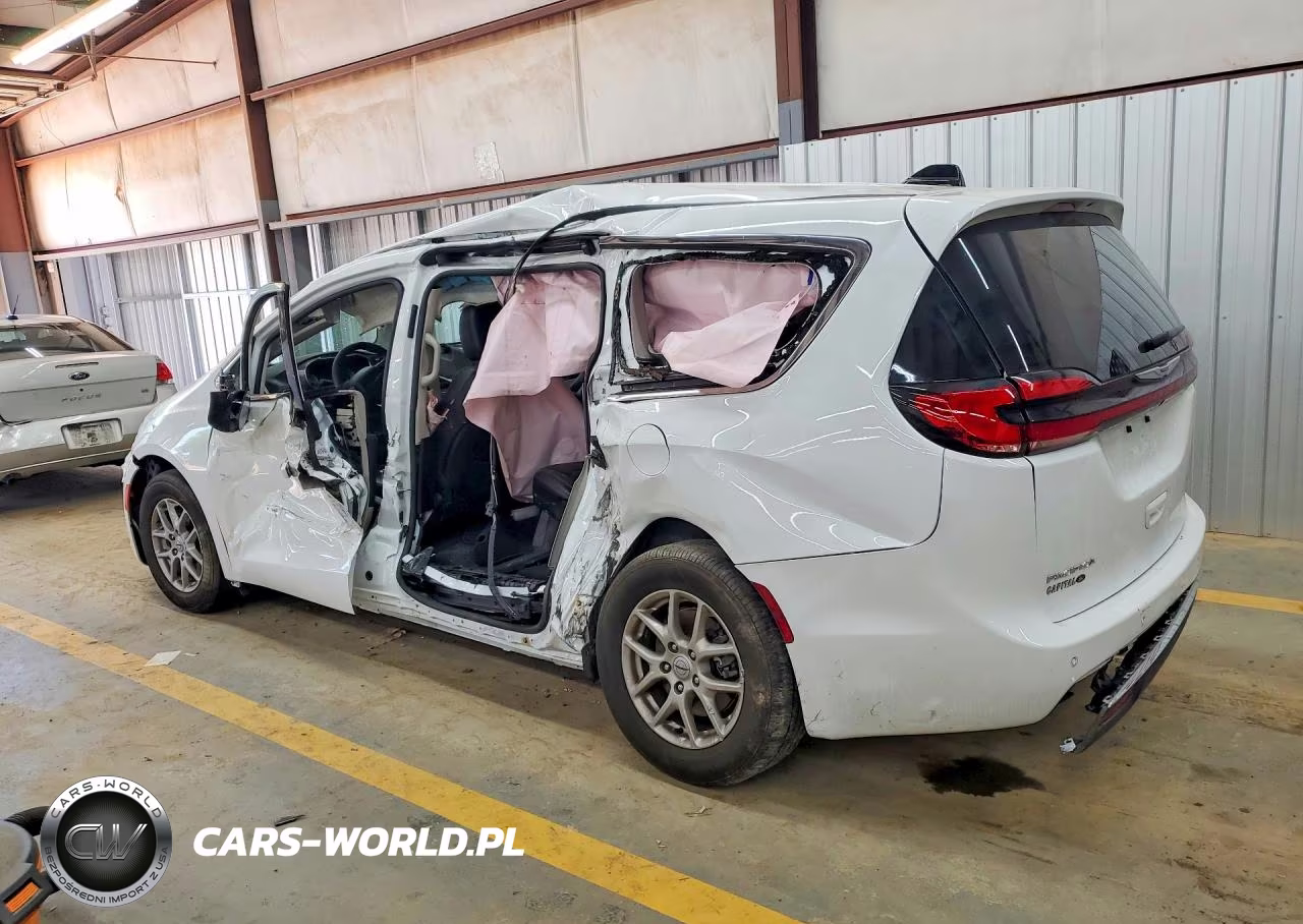 2024 Chrysler Pacifica Touring L VIN:2C4RC1BG4RR119137 - 2