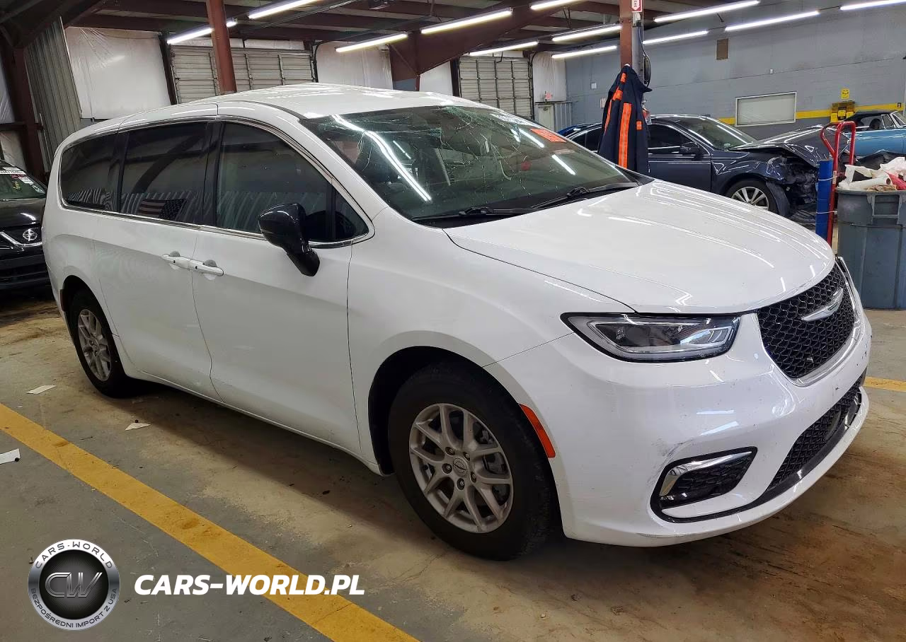 2024 Chrysler Pacifica Touring L VIN:2C4RC1BG4RR119137 - 4